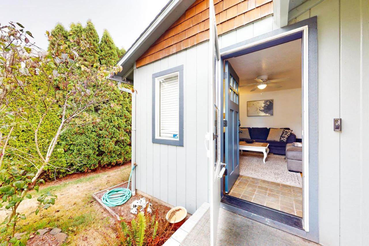 Villa Coastal Calm Lincoln City Exterior foto